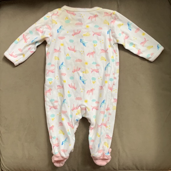 3/$25 bundle of Carter’s Onesies - Picture 8 of 9